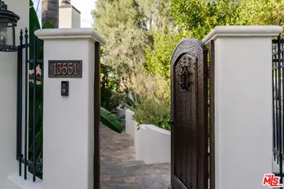 13551 Cheltenham Dr, Sherman Oaks, CA 91423 - Photo 5