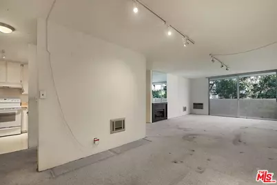 11645 Montana Ave #215, Los Angeles, CA 90049 - Photo 7