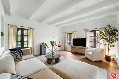 535 N Poinsettia Pl, Los Angeles, CA 90036 - Photo 43