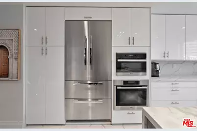 10550 Wilshire Blvd #502, Los Angeles, CA 90024 - Photo 7