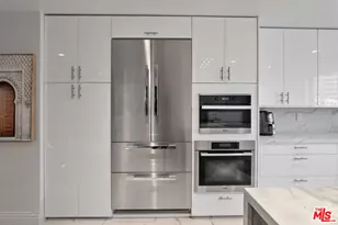 10550 Wilshire Blvd, Los Angeles, CA 90024 - Photo 7