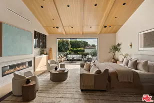 10386 Strathmore Dr, Los Angeles, CA 90024 - Photo 17