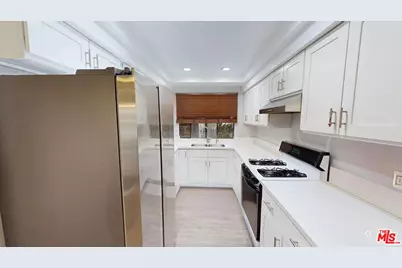 21 Northwoods Ln, La Crescenta, CA 91214 - Photo 11