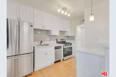 1317 N Kenmore Ave, Los Angeles, CA 90027 - Photo 9