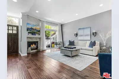 17213 Palisades Cir, Pacific Palisades, CA 90272 - Photo 3