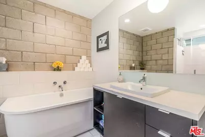 3450 Cahuenga Blvd #412, Los Angeles, CA 90068 - Photo 13