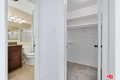 11656 Montana Ave #114, Los Angeles, CA 90049 - Photo 17