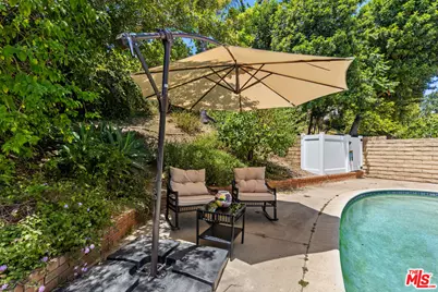 13011 Meadowlark Ave, Granada Hills, CA 91344 - Photo 33