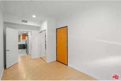 10633 Eastborne Ave, Los Angeles, CA 90024 - Photo 17