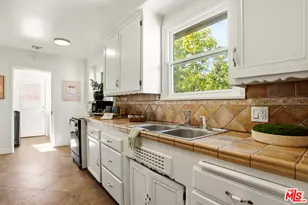 6818 Varna Ave, Van Nuys, CA 91405 - Photo 17