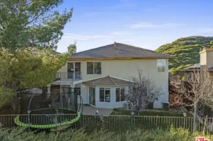 32610 Ridge Top Ln, Castaic, CA 91384 - Photo 3