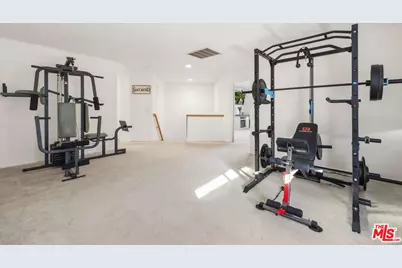 32610 Ridge Top Ln, Castaic, CA 91384 - Photo 23