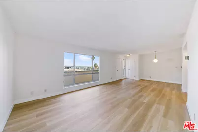970 Palm Ave #301, West Hollywood, CA 90069 - Photo 5