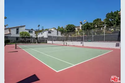 17213 Palisades Cir, Pacific Palisades, CA 90272 - Photo 27