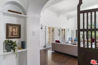 826 S Highland Ave, Los Angeles, CA 90036 - Photo 19