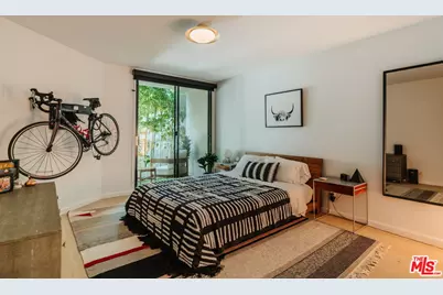 1230 N Sweetzer Ave #204, West Hollywood, CA 90069 - Photo 13