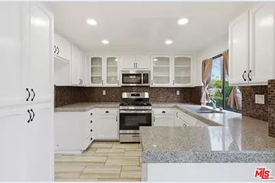 7100 Balboa Blvd #101, Van Nuys, CA 91406 - Photo 9