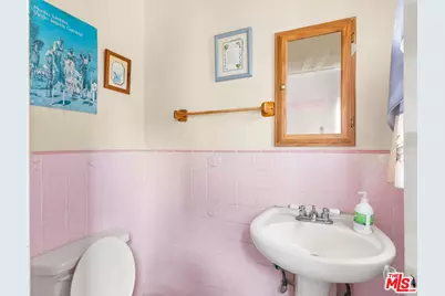 1220 S Wilton Pl, Los Angeles, CA 90019 - Photo 9