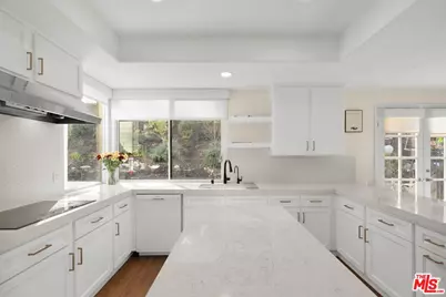 22241 Alizondo Dr, Woodland Hills, CA 91364 - Photo 15