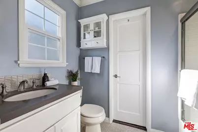 2037 Hillsboro Ave, Los Angeles, CA 90034 - Photo 17