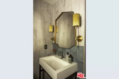 6970 La Presa Dr, Los Angeles, CA 90068 - Photo 23