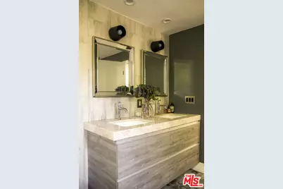 6970 La Presa Dr, Los Angeles, CA 90068 - Photo 17