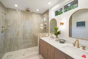 13111 Magnolia Blvd, Sherman Oaks, CA 91423 - Photo 17