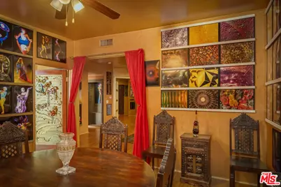 2189 Sunset Plaza Dr, Los Angeles, CA 90069 - Photo 13