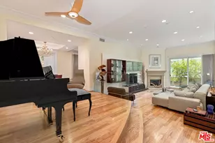132 S Maple Dr, Beverly Hills, CA 90212 - Photo 1