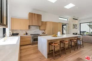 1205 Las Lomas Pl, Pacific Palisades, CA 90272 - Photo 13