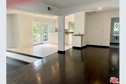 10216 Cielo Dr, Beverly Hills, CA 90210 - Photo 13