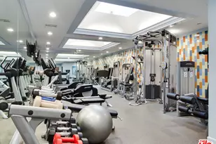 10520 Wilshire Blvd, Los Angeles, CA 90024 - Photo 29