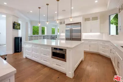 345 S Saltair Ave, Los Angeles, CA 90049 - Photo 15