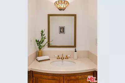 1220 N Norman Pl, Los Angeles, CA 90049 - Photo 21