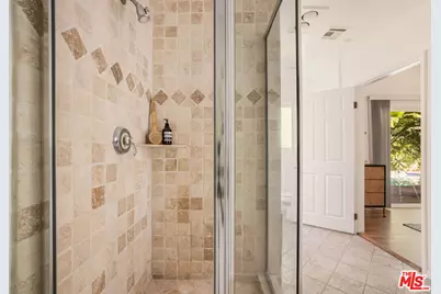 1220 N Norman Pl, Los Angeles, CA 90049 - Photo 15