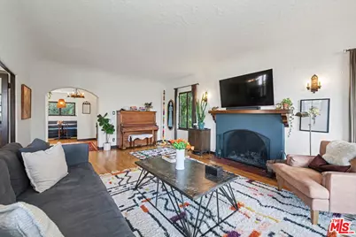 2042 Balmer Dr, Los Angeles, CA 90039 - Photo 13