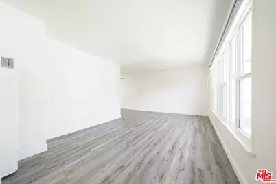 12012 Washington Pl, Los Angeles, CA 90066 - Photo 33