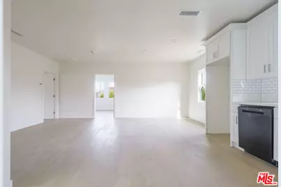 2896 W 14th St, Los Angeles, CA 90006 - Photo 17