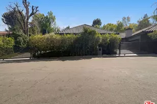 4900 Queen Victoria Rd, Woodland Hills, CA 91364 - Photo 1