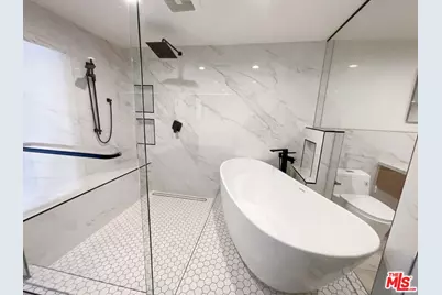 4900 Queen Victoria Rd, Woodland Hills, CA 91364 - Photo 19