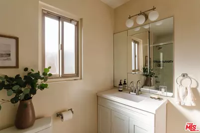 6326 W 85th Pl, Los Angeles, CA 90045 - Photo 15