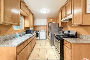 1765 E 113th St, Los Angeles, CA 90059 - Photo 7