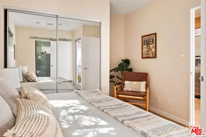 1240 N Spaulding Ave, West Hollywood, CA 90046 - Photo 17