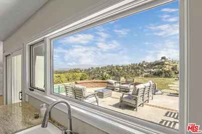 3970 Ellenita Ave, Tarzana, CA 91356 - Photo 15