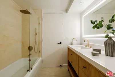 10701 Wilshire Blvd #306, Los Angeles, CA 90024 - Photo 23