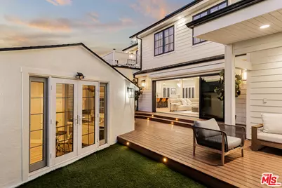 7403 Stewart Ave, Los Angeles, CA 90045 - Photo 27