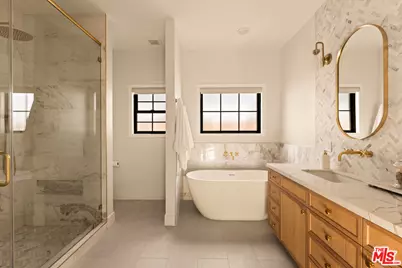 7403 Stewart Ave, Los Angeles, CA 90045 - Photo 15