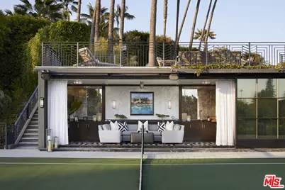 107 Delfern Dr, Los Angeles, CA 90077 - Photo 17