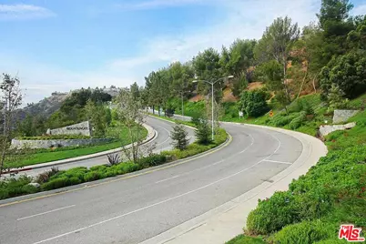 12386 Ridge Cir, Los Angeles, CA 90049 - Photo 43