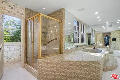 12386 Ridge Cir, Los Angeles, CA 90049 - Photo 29